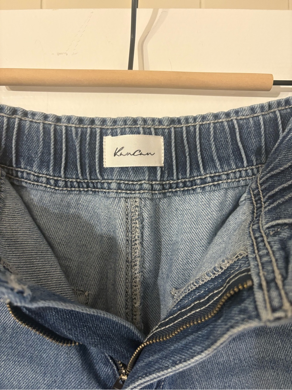 KanCan Blue Ruffle-Hem Denim Shorts - Picture 2 of 5